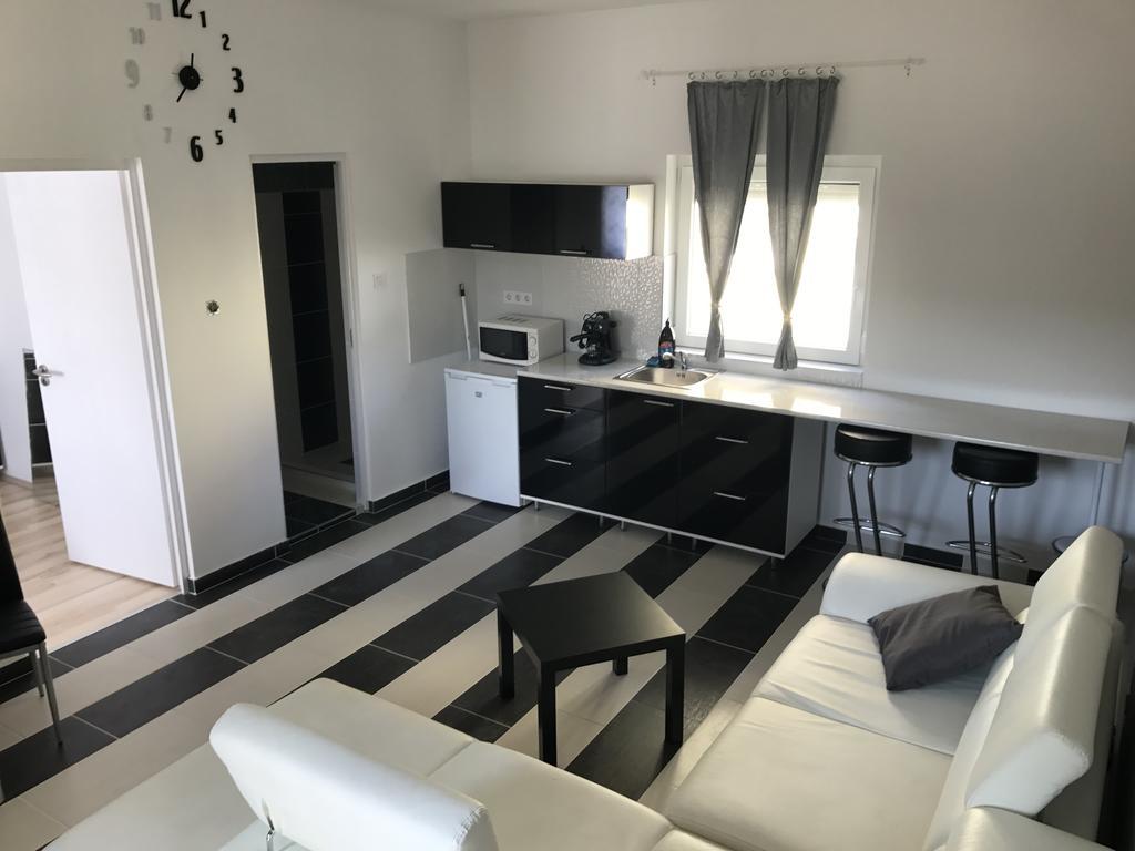 Corner Apartman 1 Apartment Siofok Luaran gambar